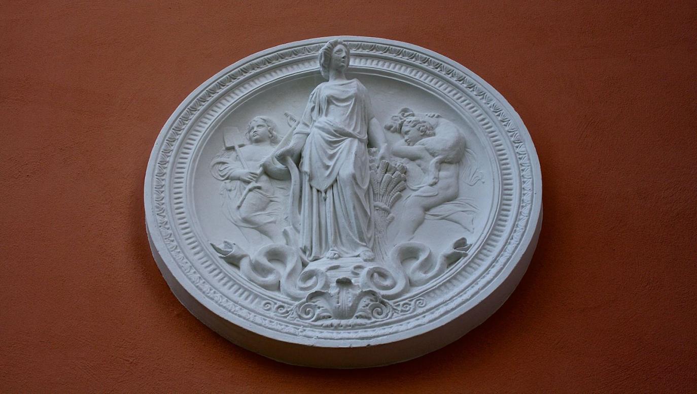 Relief am Haus Odin